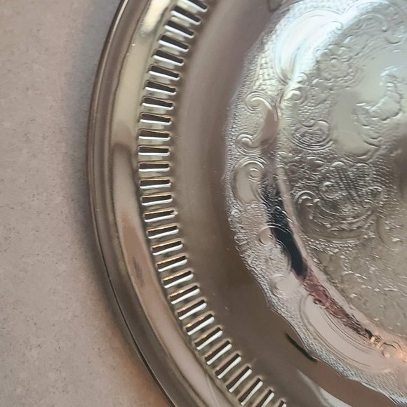 Round Silver Decorative Plate - Picture 7 of 11